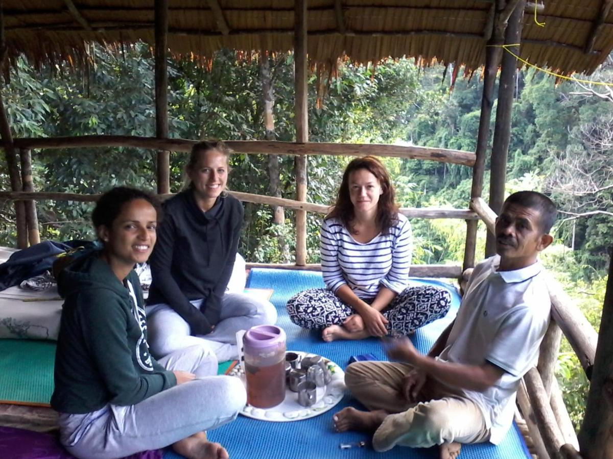 Orangutantreksumatra & Lovely Jungle Lodge Only Book If You Are Treking With Us Bukit Lawang Exterior photo