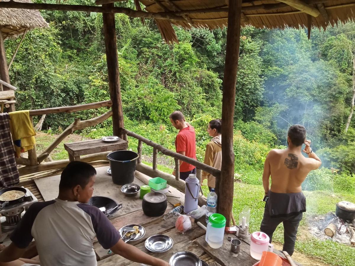 Orangutantreksumatra & Lovely Jungle Lodge Only Book If You Are Treking With Us Bukit Lawang Exterior photo