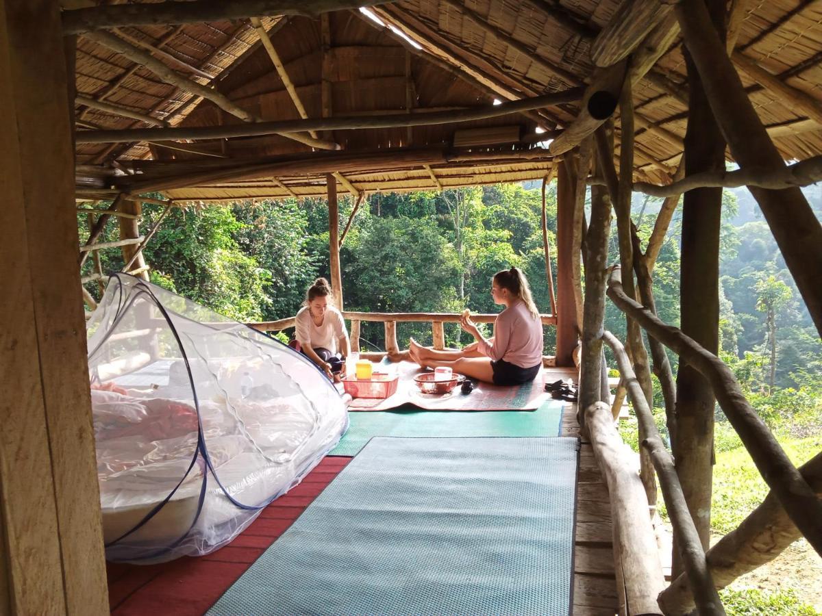 Orangutantreksumatra & Lovely Jungle Lodge Only Book If You Are Treking With Us Bukit Lawang Room photo