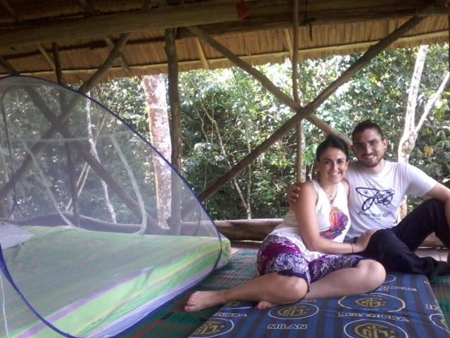 Orangutantreksumatra & Lovely Jungle Lodge Only Book If You Are Treking With Us Bukit Lawang Room photo