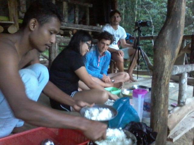 Orangutantreksumatra & Lovely Jungle Lodge Only Book If You Are Treking With Us Bukit Lawang Room photo
