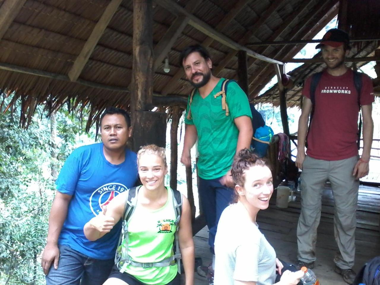 Orangutantreksumatra & Lovely Jungle Lodge Only Book If You Are Treking With Us Bukit Lawang Room photo